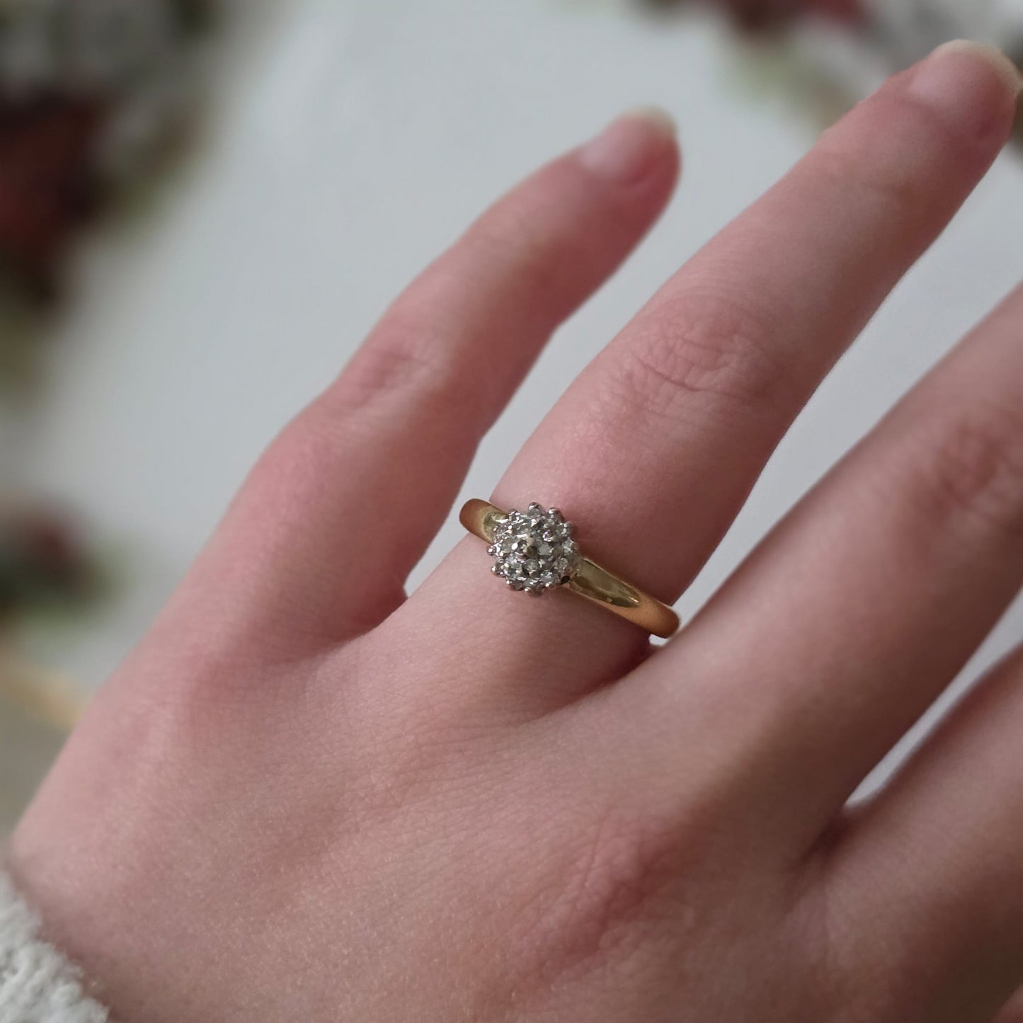 Vintage 18k gold ring with diamonds