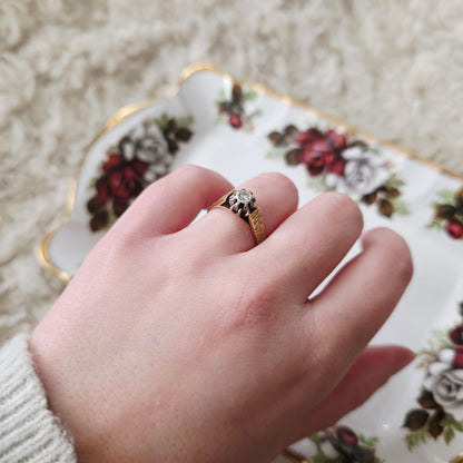 Vintage 18k gouden verlovingsring met diamant bark finish