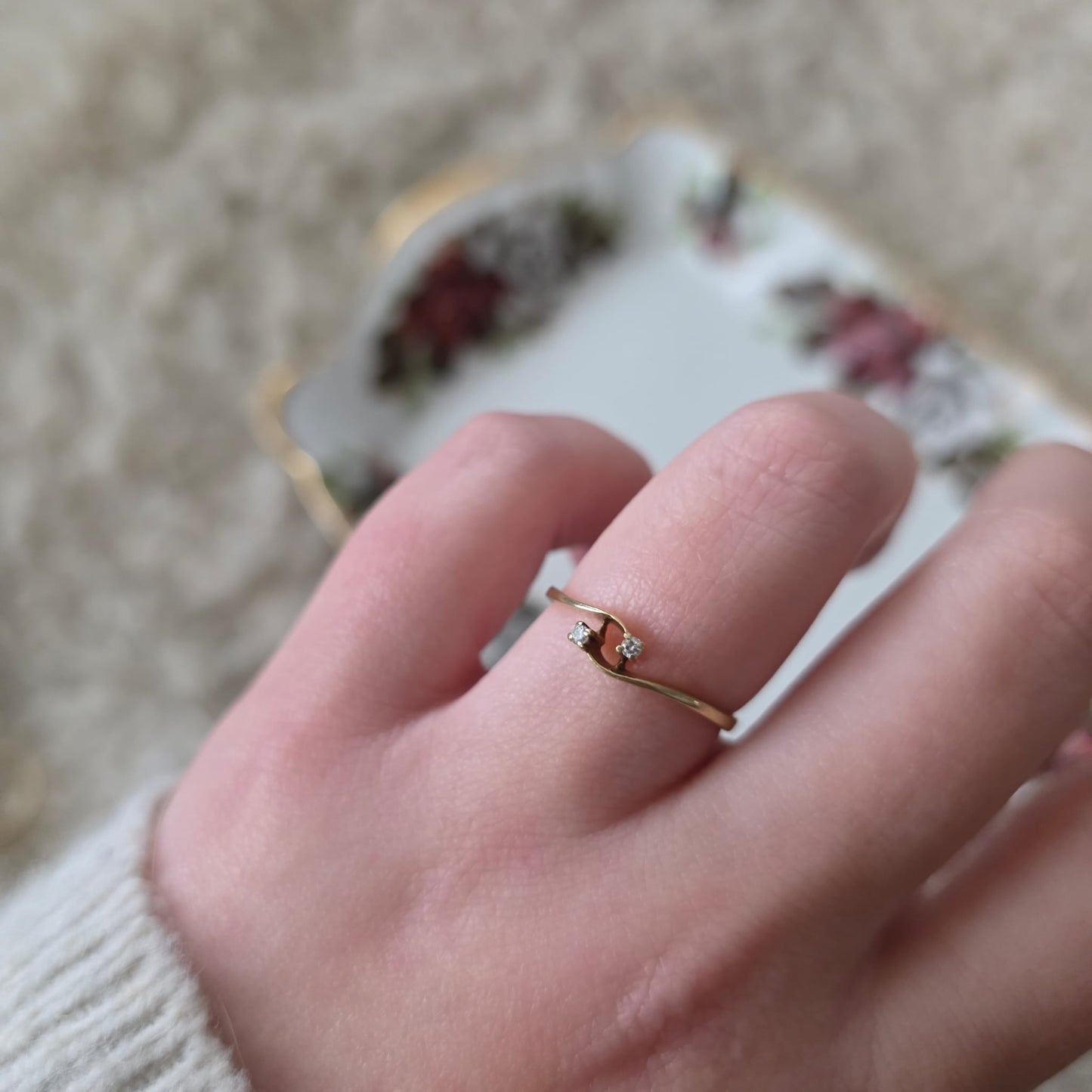 Vintage 14k gouden ring met twee diamantjes