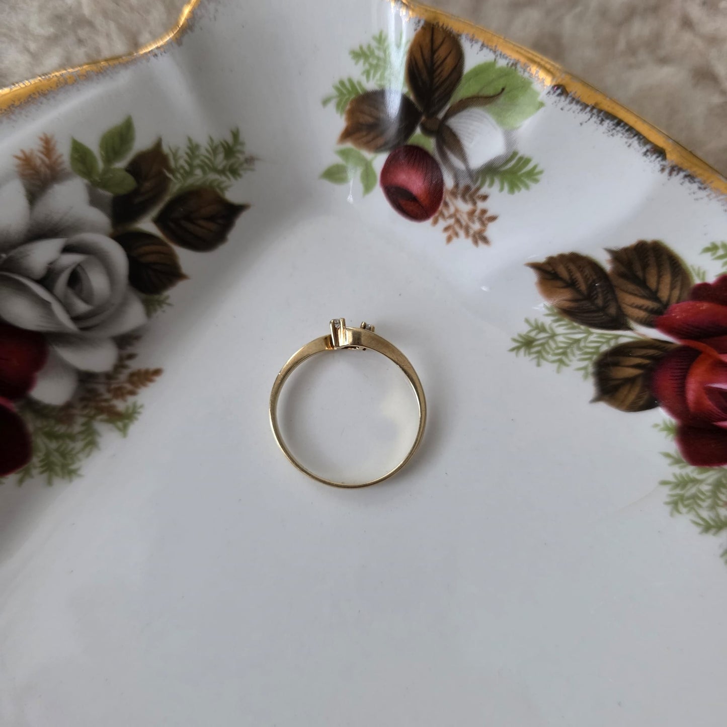 Vintage 14k gouden ring met twee diamantjes
