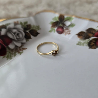 Vintage 14k gouden ring met twee diamantjes