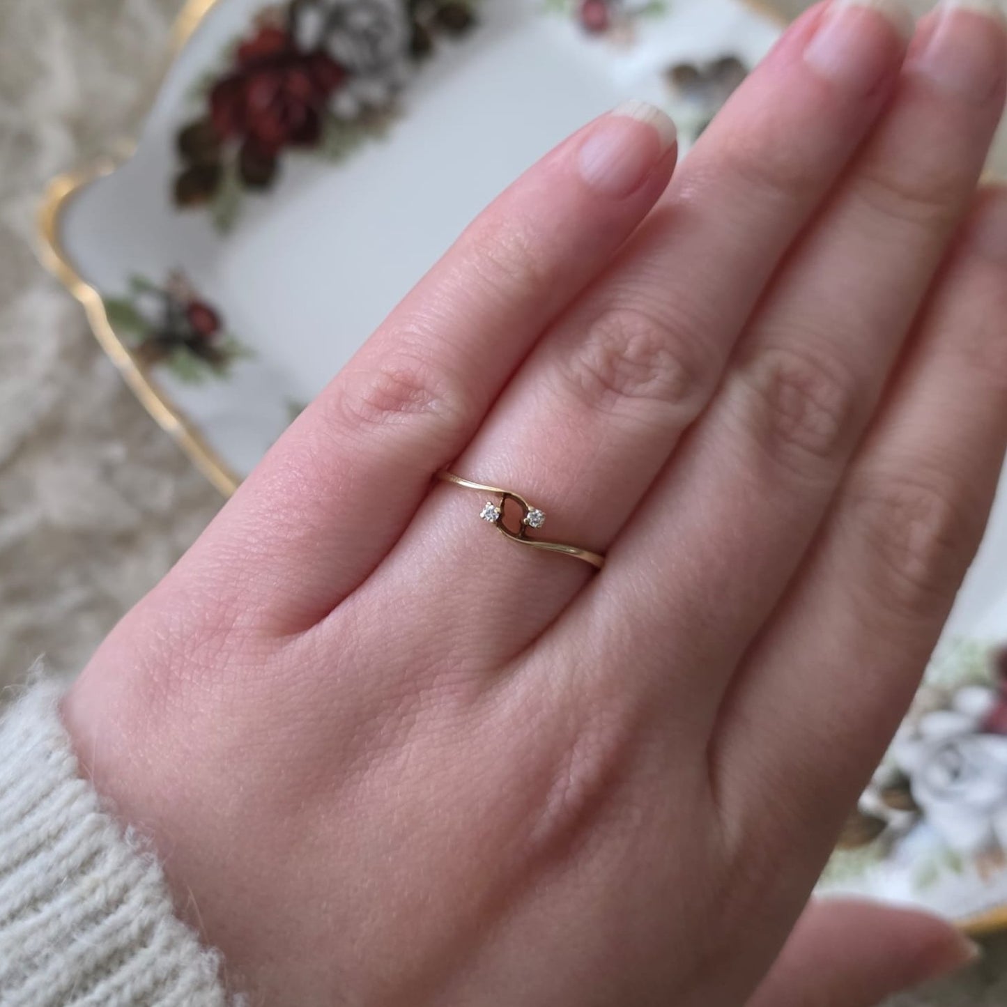 Vintage 14k gouden ring met twee diamantjes