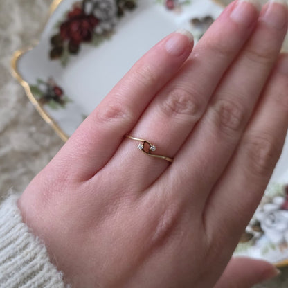Vintage 14k gouden ring met twee diamantjes
