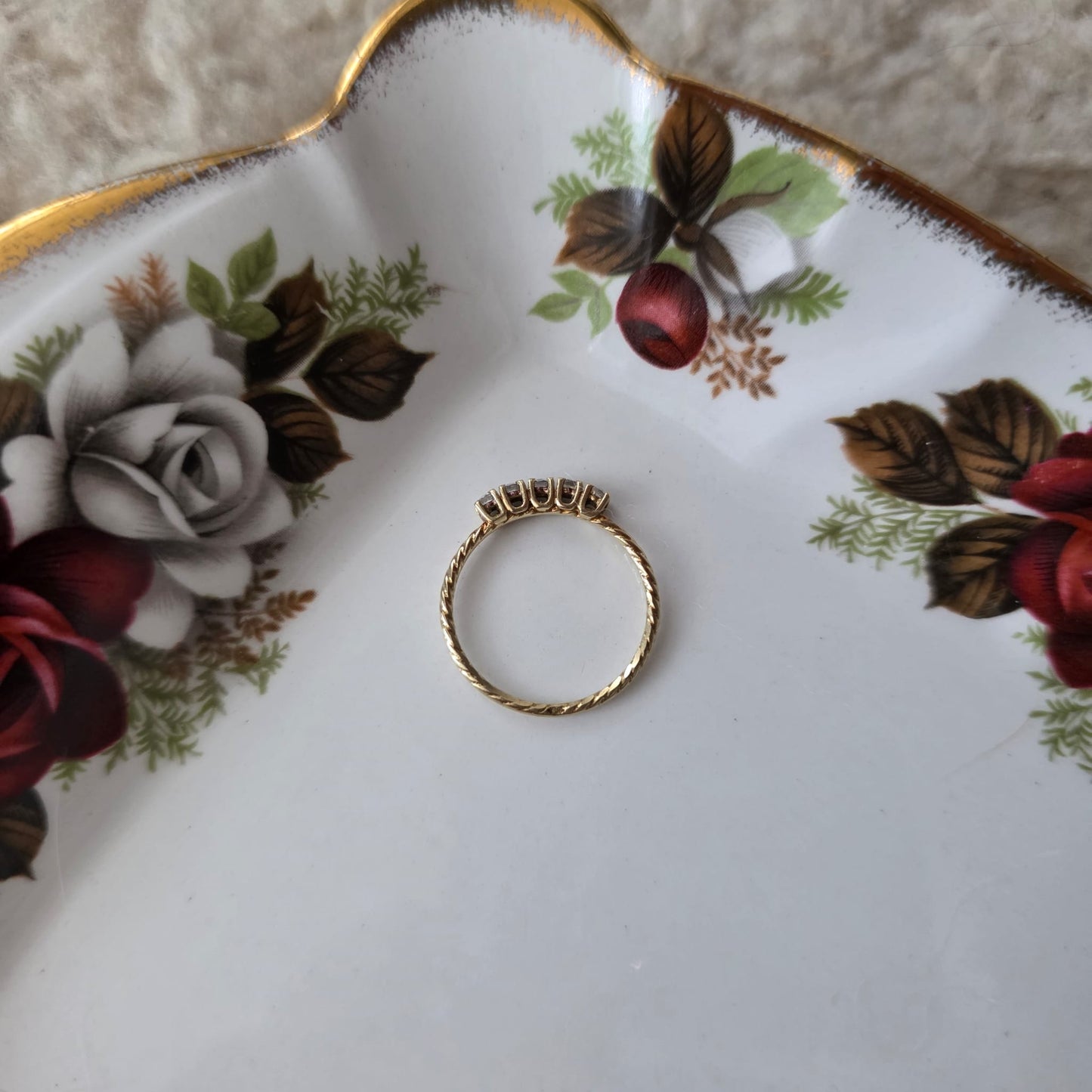 Vintage 14k gouden ring met witte kwarts