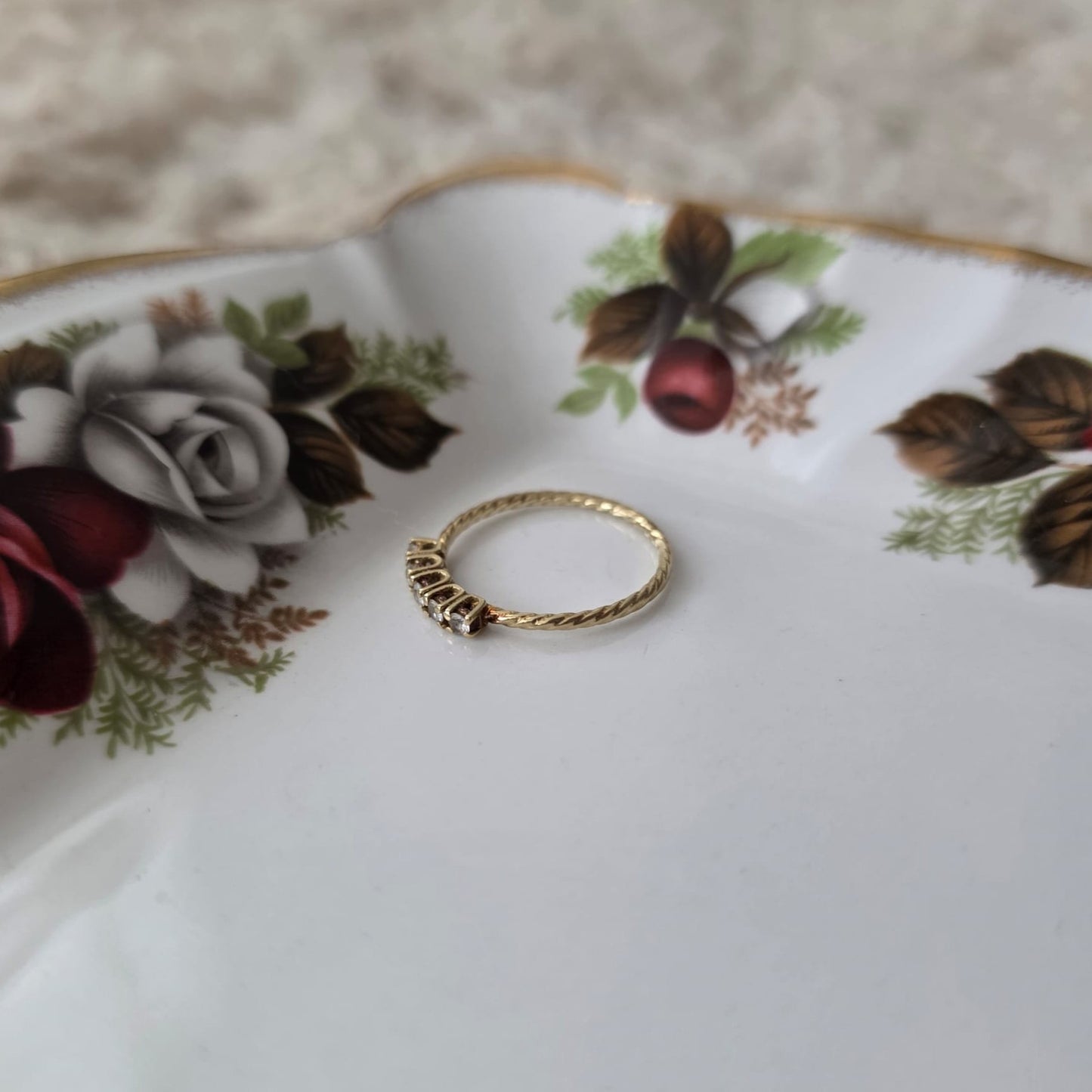 Vintage 14k gouden ring met witte kwarts