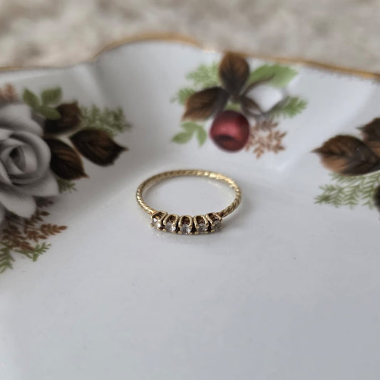 Vintage 14k gouden ring met witte kwarts
