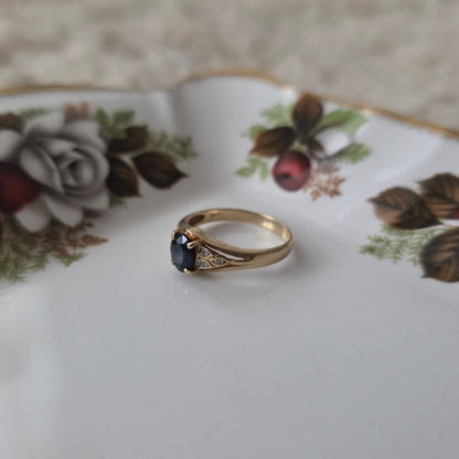 Vintage 14k gouden ring met saffier en diamantjes