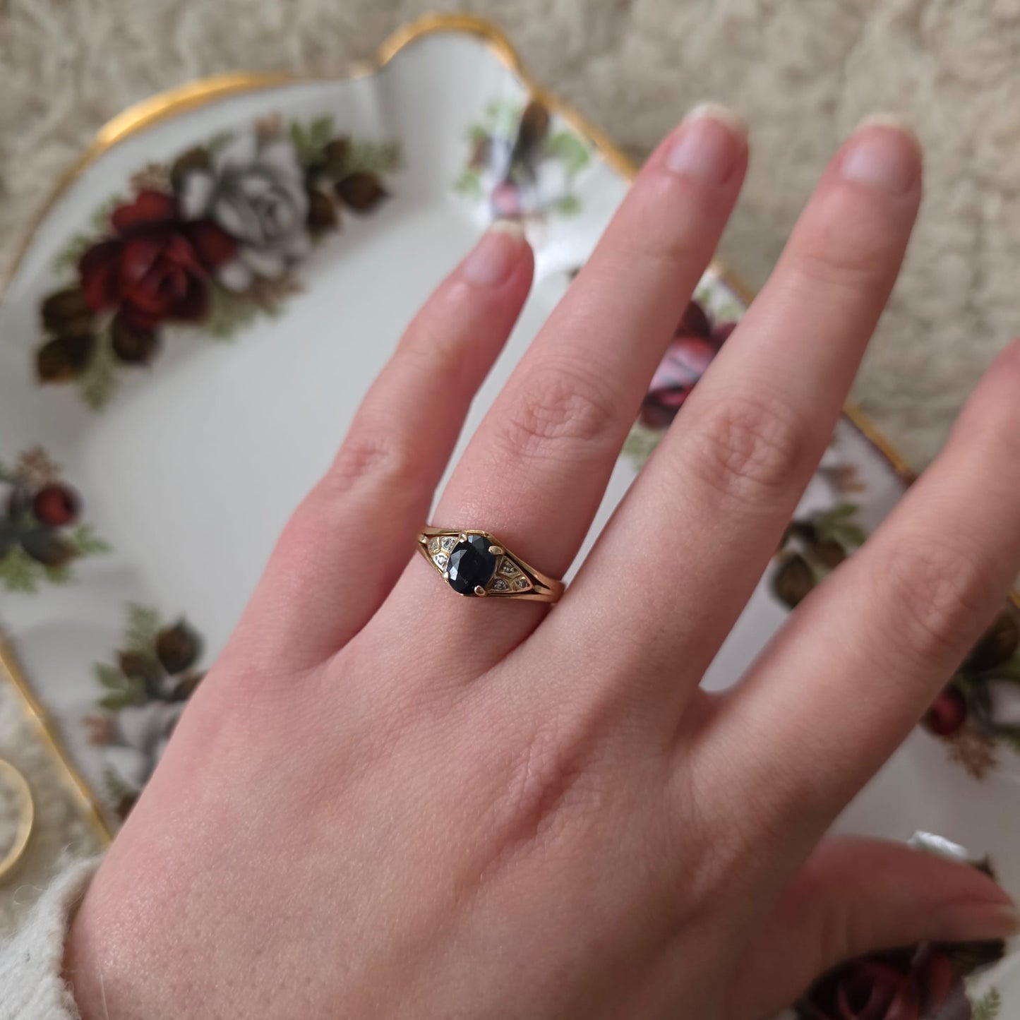 Vintage 14k gouden ring met saffier en diamantjes