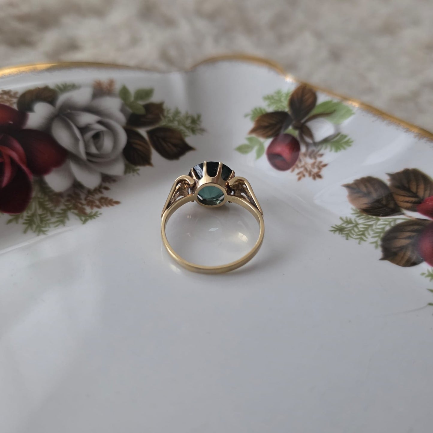 Vintage 14k gouden ring met groene spinel