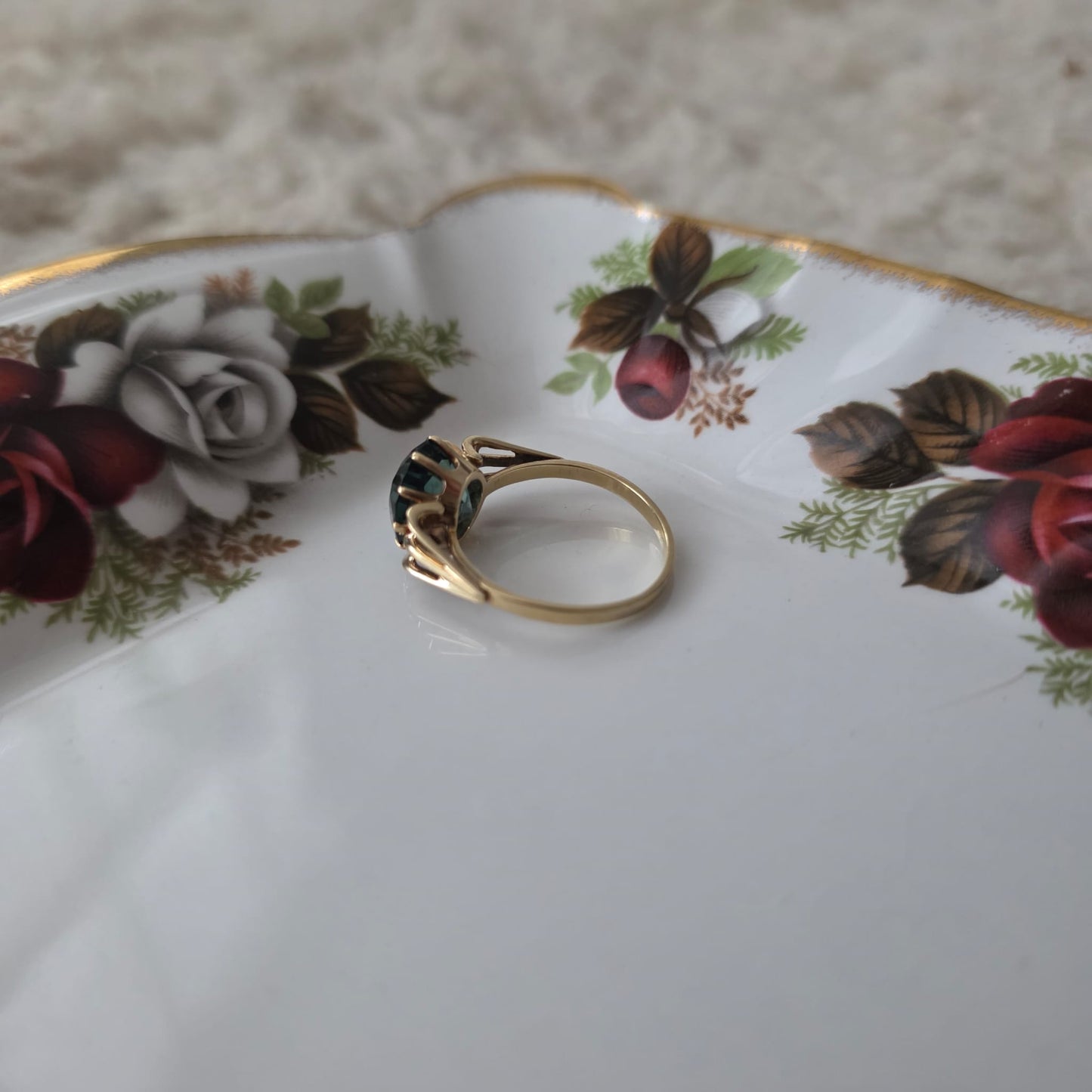 Vintage 14k gouden ring met groene spinel