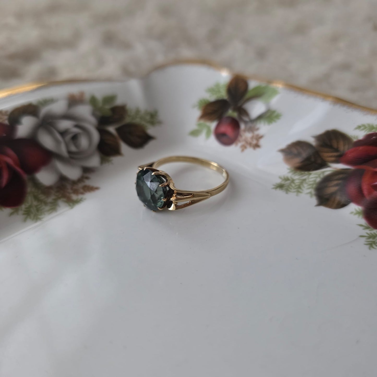 Vintage 14k gouden ring met groene spinel