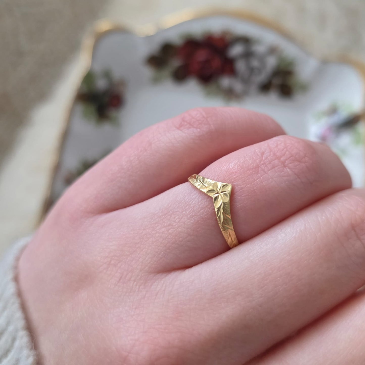 Vintage 18k gouden ring hand gegraveerd