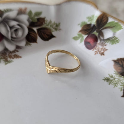 Vintage 18k gouden ring hand gegraveerd