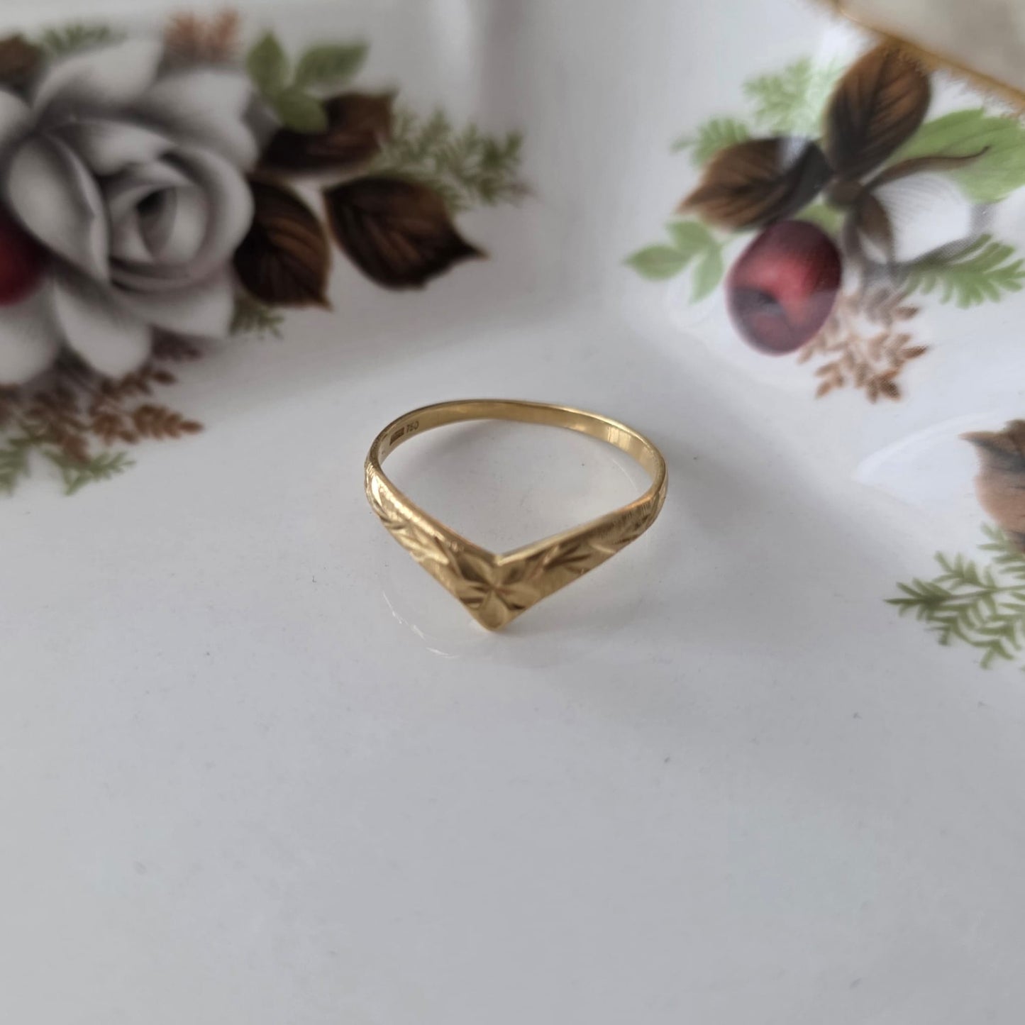 Vintage 18k gouden ring hand gegraveerd