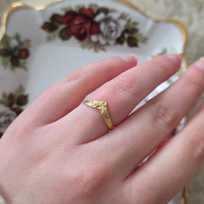 Vintage 18k gouden ring hand gegraveerd