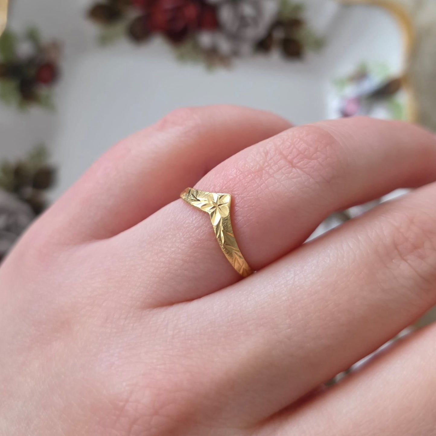 Vintage 18k gouden ring hand gegraveerd