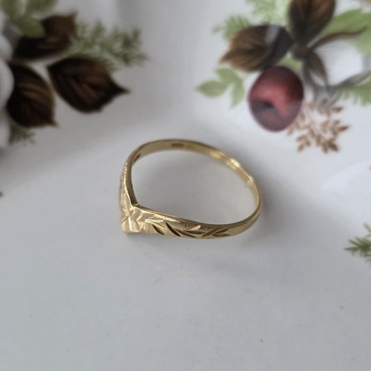 Vintage 18k gouden ring hand gegraveerd