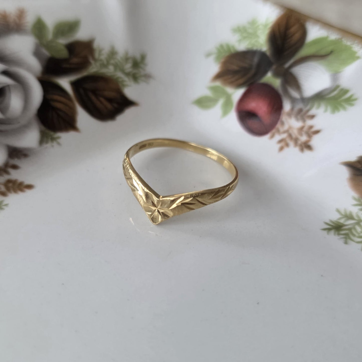 Vintage 18k gouden ring hand gegraveerd