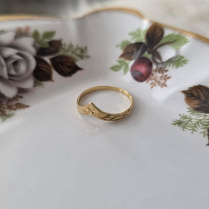 Vintage 18k gouden ring hand gegraveerd