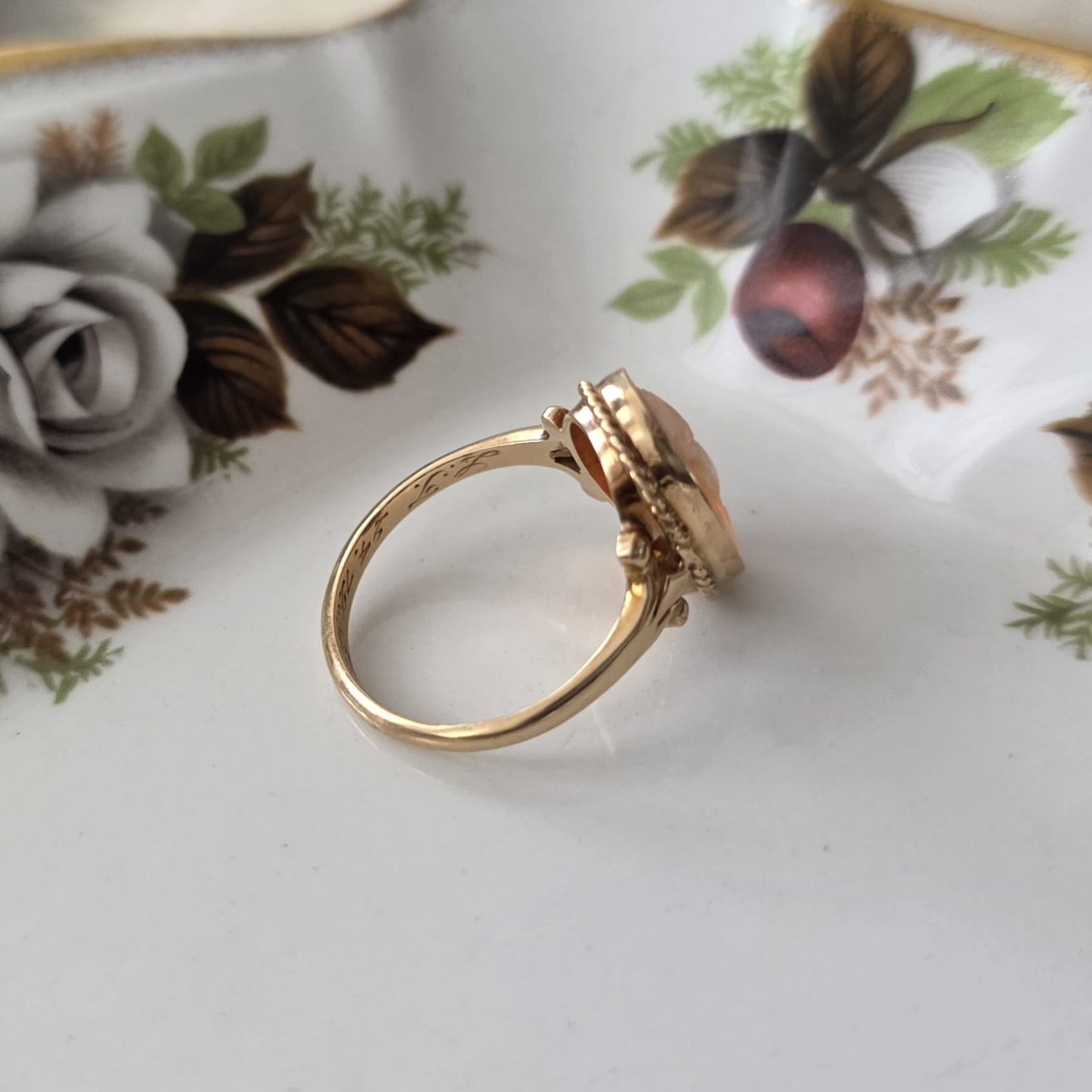 Vintage 14k gouden ring camee met gravure