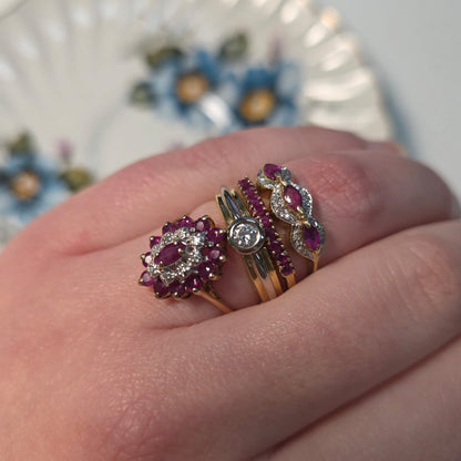 Vintage 9k ring met robijn en diamant