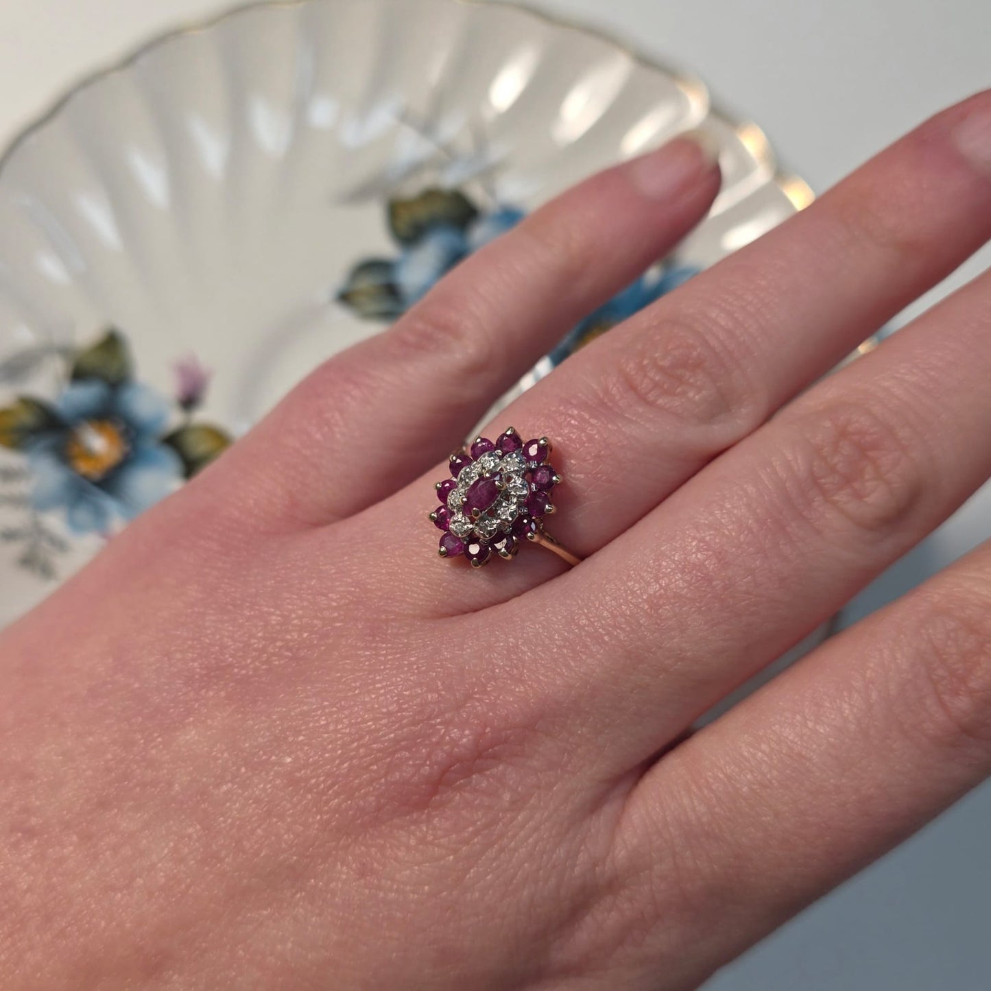 Vintage 9k ring met robijn en diamant