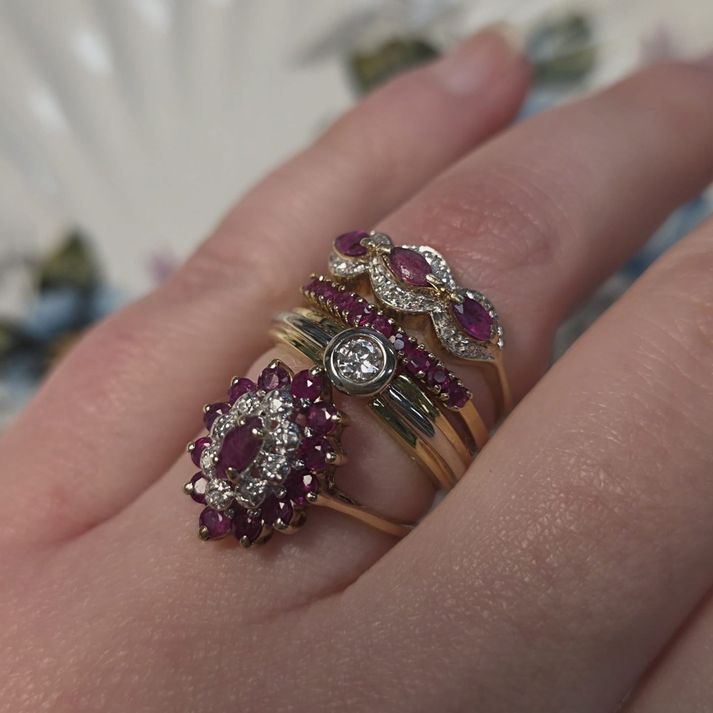 Vintage 9k ring met robijn en diamant