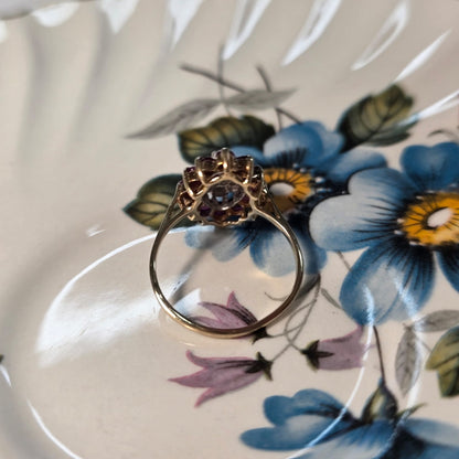 Vintage 9k ring met robijn en diamant