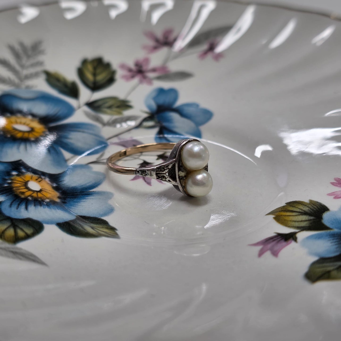 Antieke 14k en zilver ring met parel en marcasiet