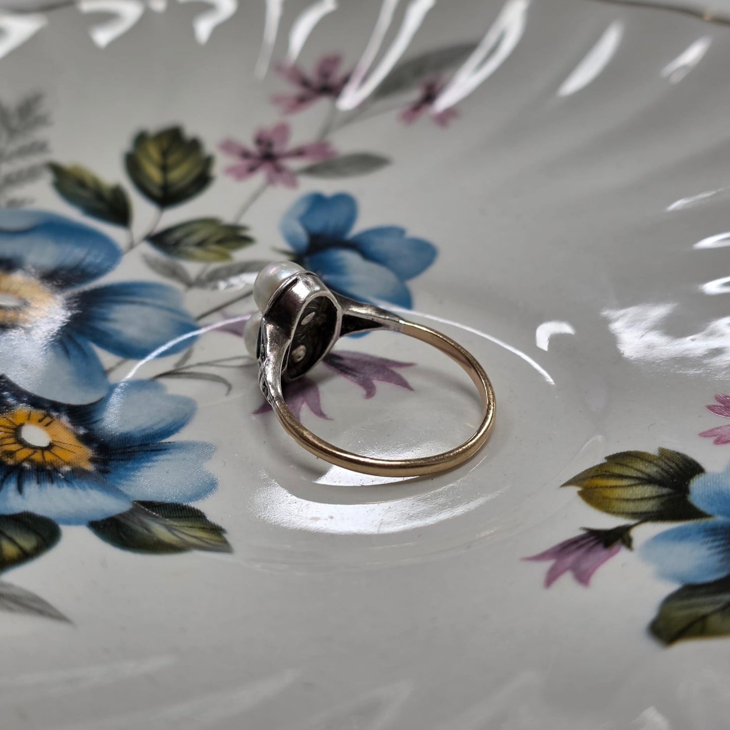 Antieke 14k en zilver ring met parel en marcasiet