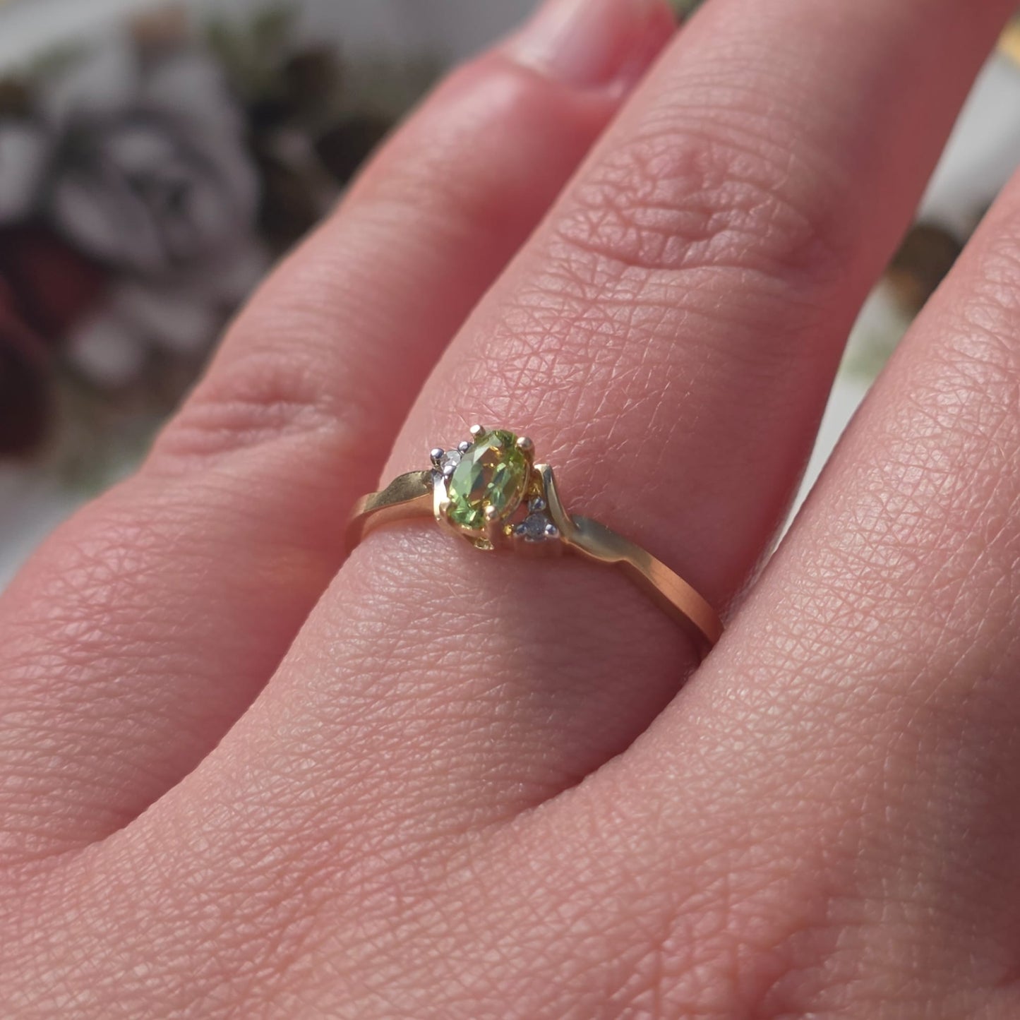 Vintage 10k ring met diamant en peridot