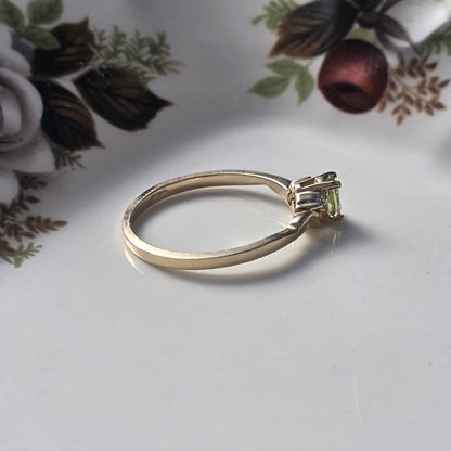 Vintage 10k ring met diamant en peridot