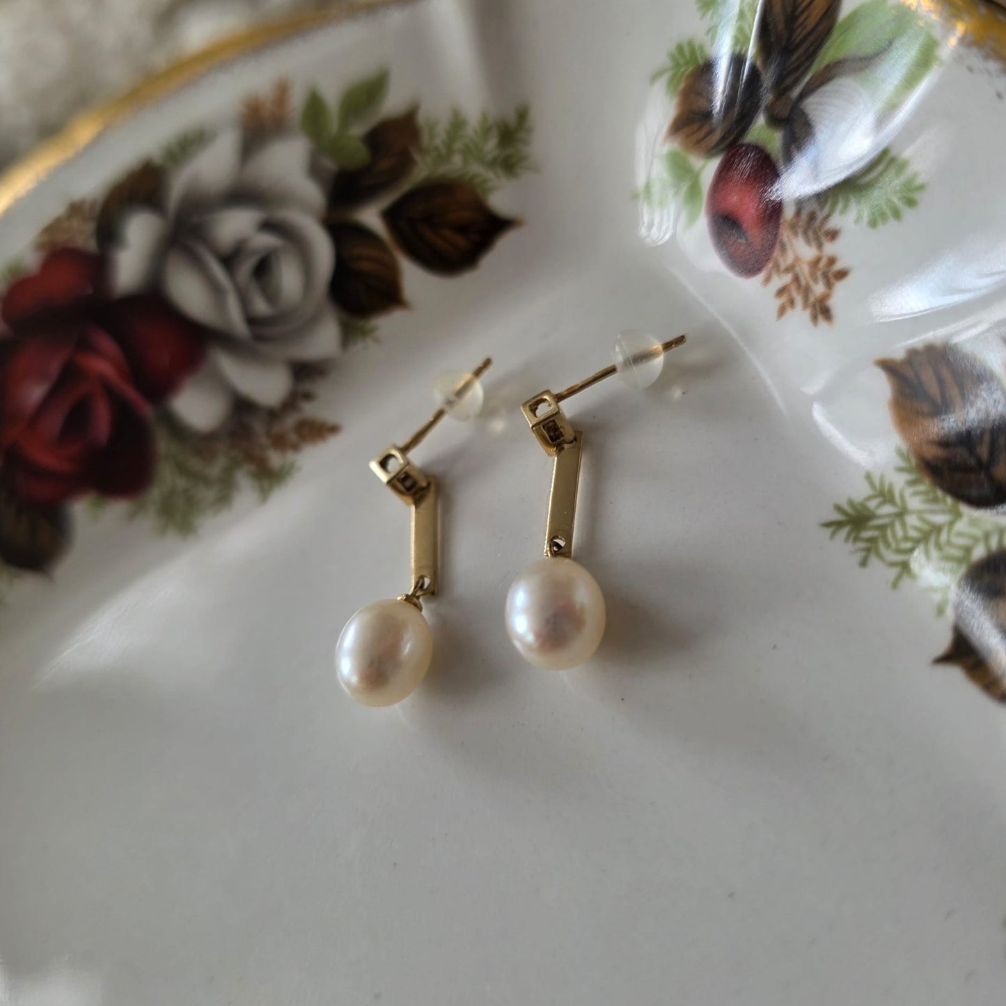 Vintage 14k gold stud earrings