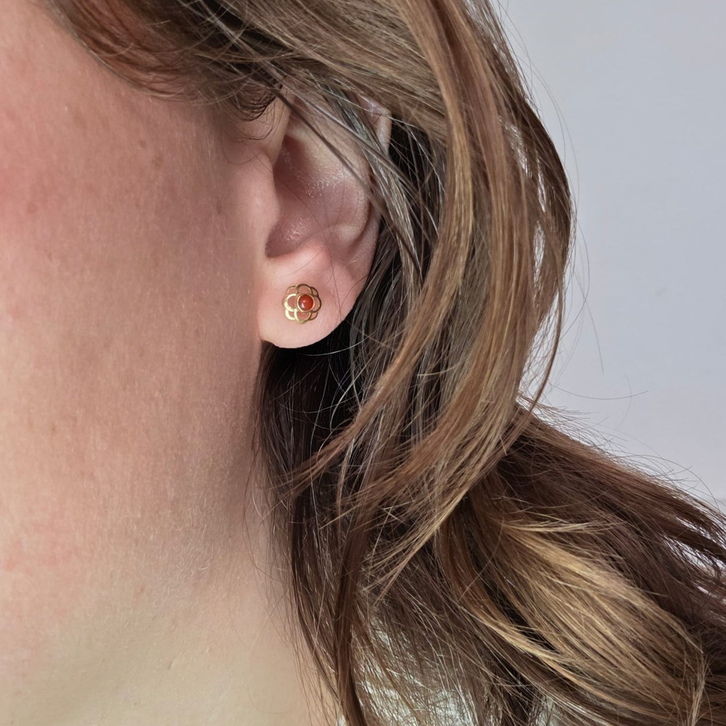 Vintage 14k gouden oorstekers carneool