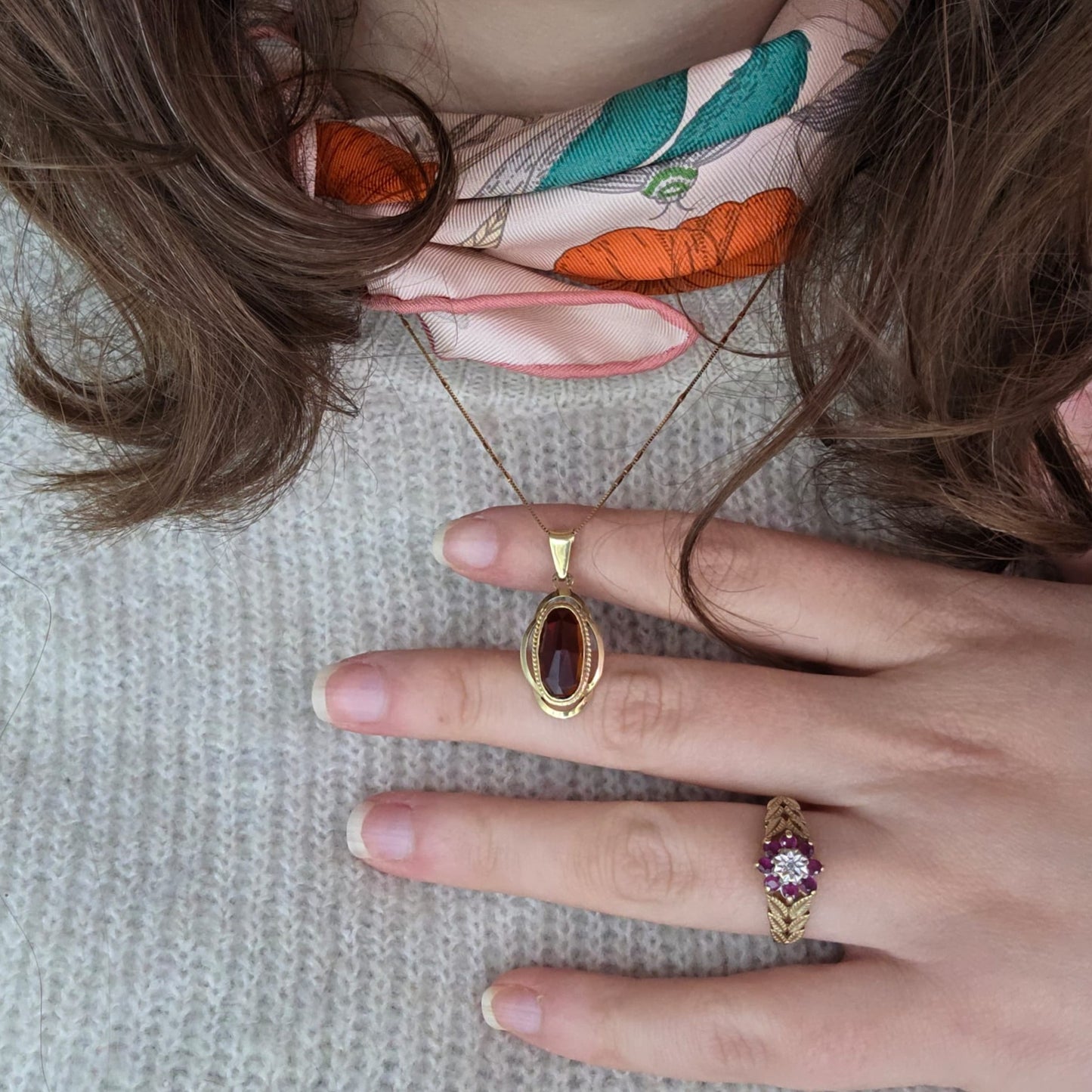 Vintage 8k gouden ring met robijn en diamant