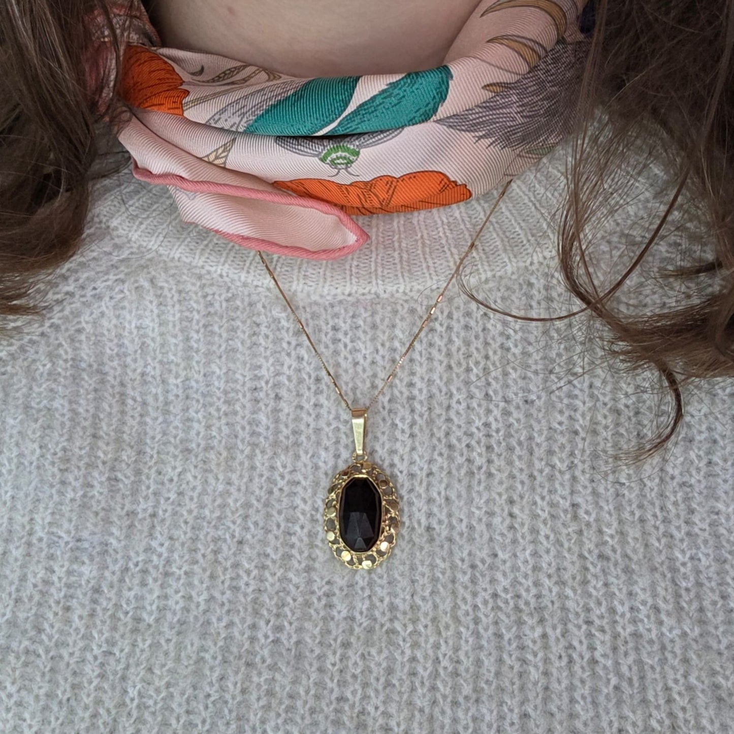 Vintage 14k gold pendant with garnet