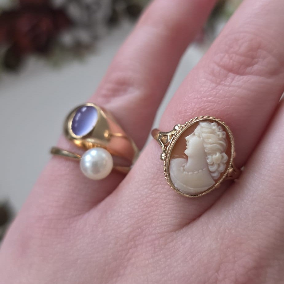 Vintage 18k gouden zegelring met chalcedoon