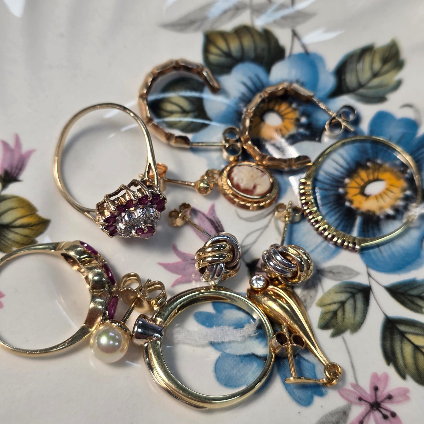 Vintage 9k ring met robijn en diamant