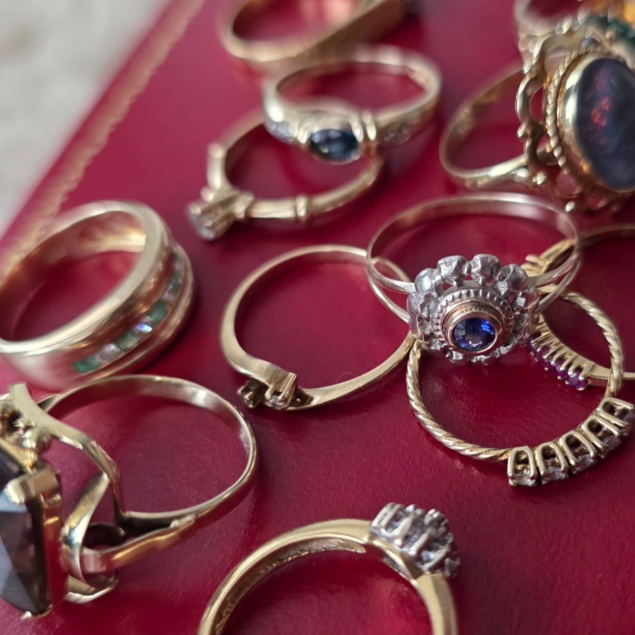 Antieke 14k gouden ring met zilveren kop en saffier