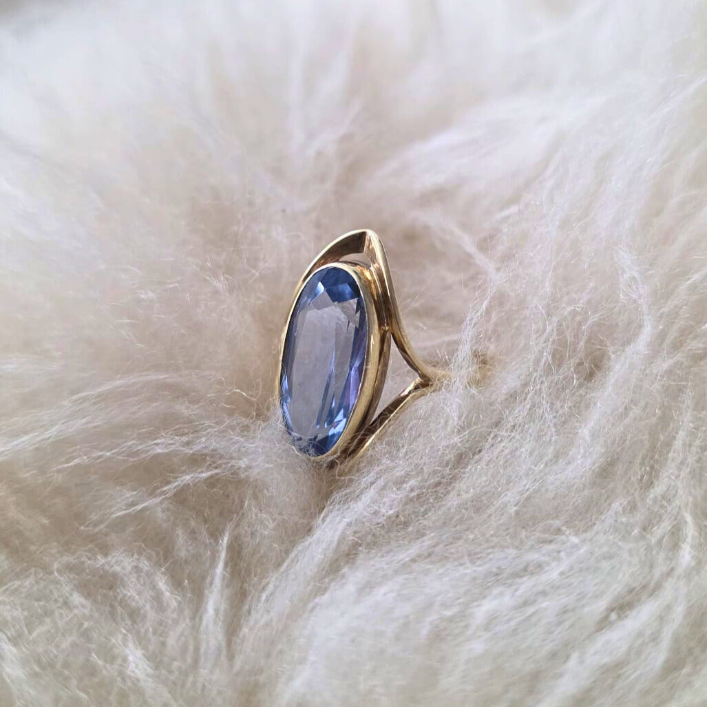Vintage 14k gold ring with topaz