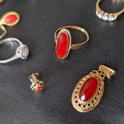 Vintage 14k gouden oorstekers carneool