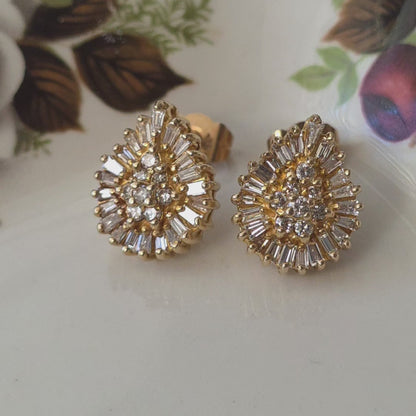 Vintage 14k gold diamond stud earrings pear