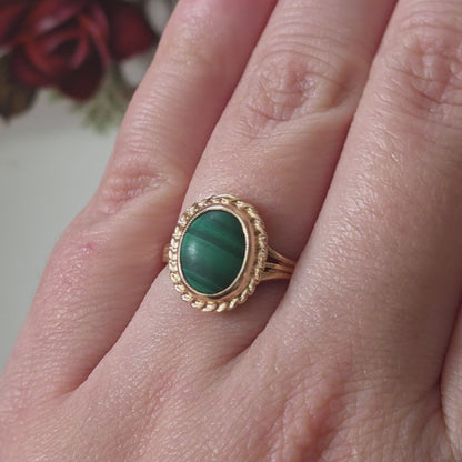 Vintage 14k gold ring malachite