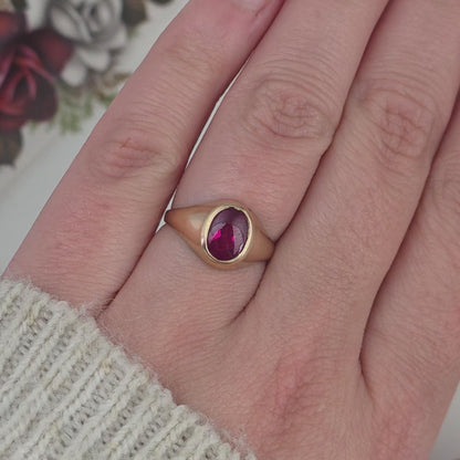 Vintage 18k gouden zegelring robijn