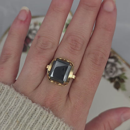 Vintage 14k gold ring with hematite