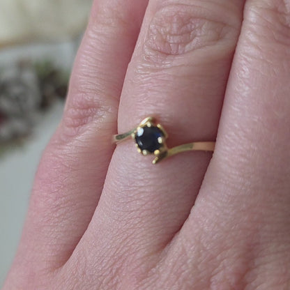 Vintage 14k gouden ring solitair saffier