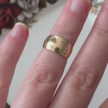 Vintage 18k gold pinky ring with stars