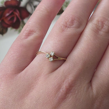 Vintage 18k gold ring with 0.1ct diamonds