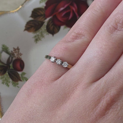 Vintage 14k gold ring with 3 diamonds 0.15 ct