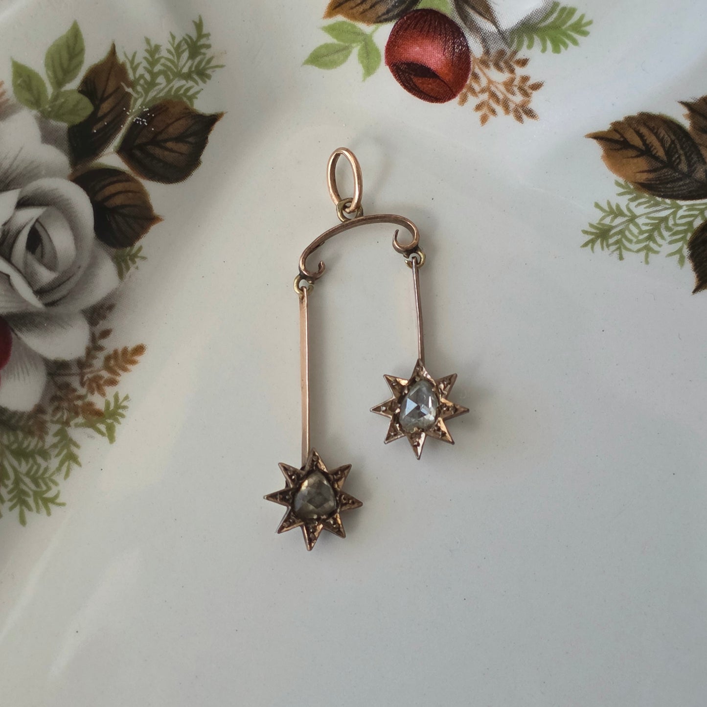 Antieke 14k gouden hanger sterren met roosdiamanten